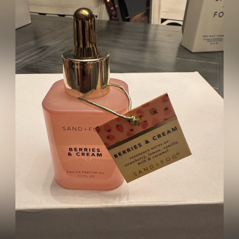 Sand and fog Berries and cream oil dropper. NWT
